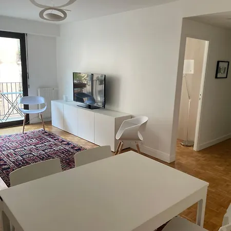 Typical French Appt For 4 Near Eiffel Tower Apartment Paris