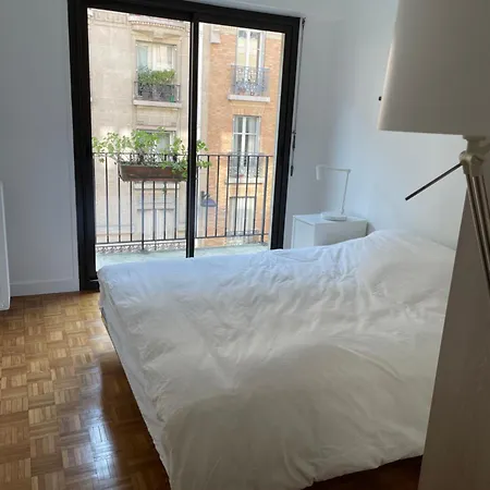 Apartment Typical French Appt For 4 Near Eiffel Tower