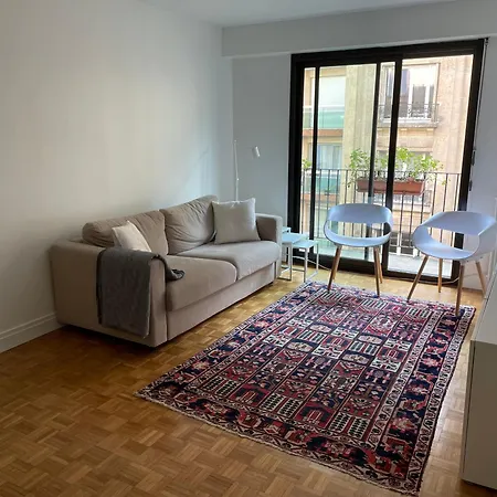 Typical French Appt For 4 Near Eiffel Tower Apartment